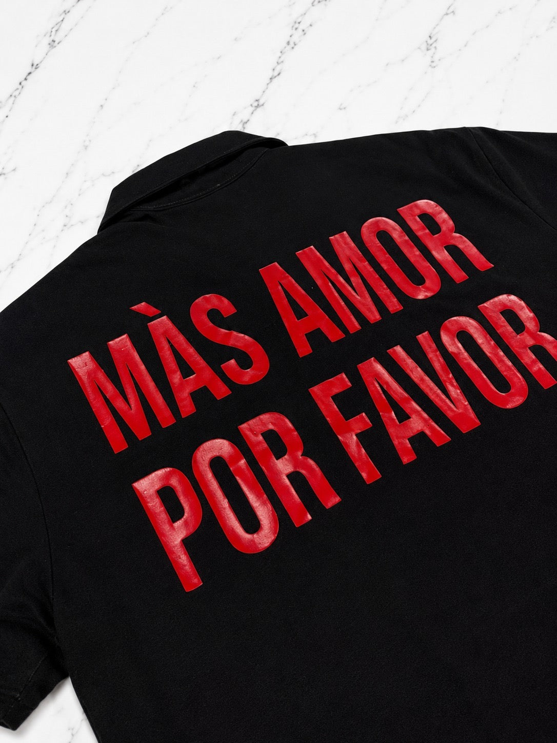 Camicia “MÁS AMOR POR FAVOR”— Black Edition