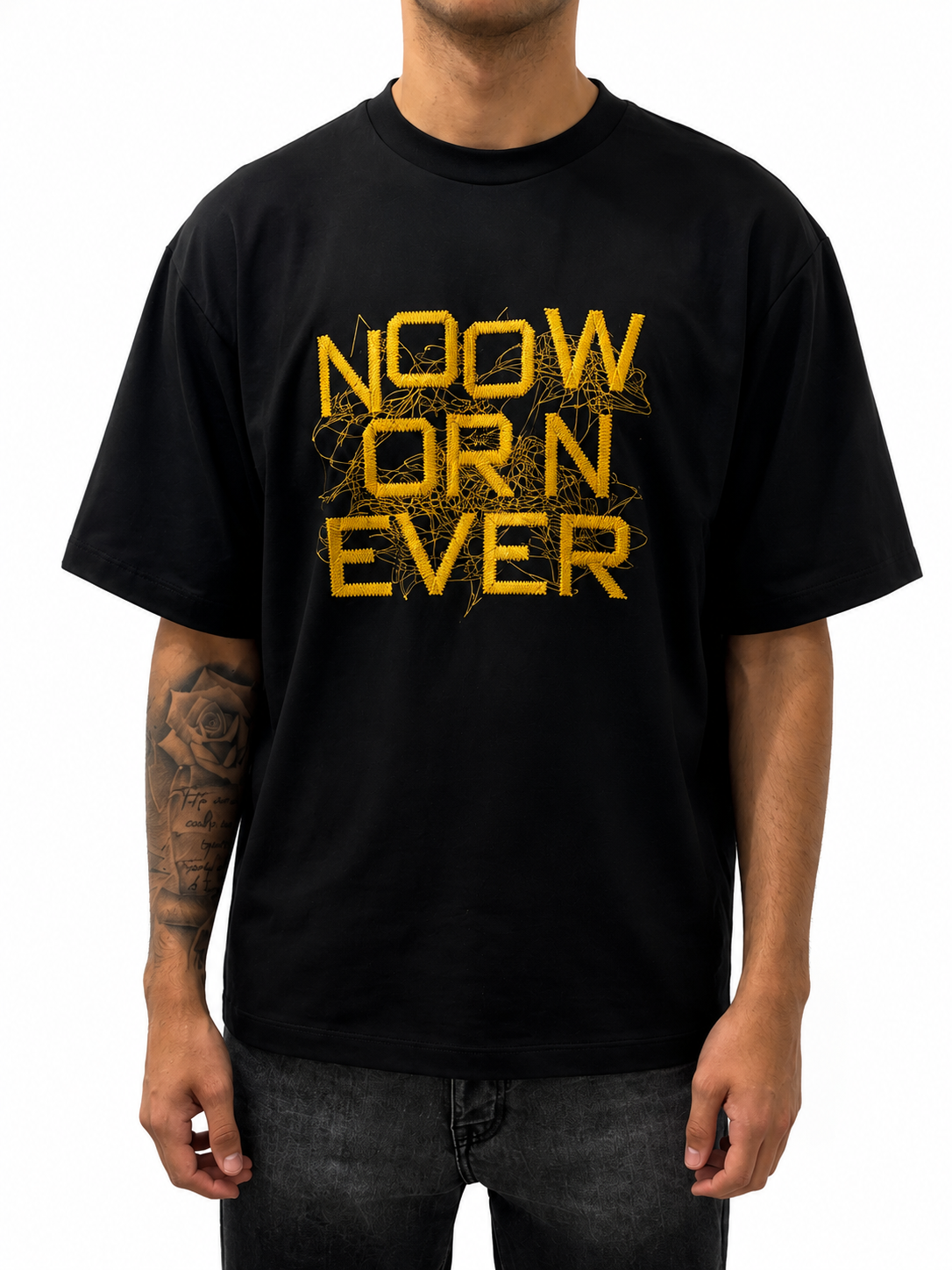 NOW OR NEVER Tee Black/Gold